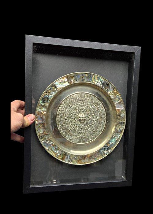 Maya solar calendar - with many mother-of-pearl shell, Antiek en Kunst, Curiosa en Brocante