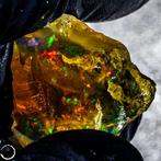 Zeer zeldzame natuurlijke AAA+++ Crystal Opal onbehandeld