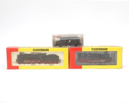 Fleischmann, twee model stoomlocomotieven en passagierswagon, Hobby en Vrije tijd, Modeltreinen | H0, Gebruikt