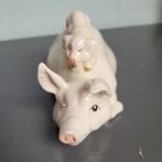 Beswick - Beswick - Beeldje, Piggy back - 17 cm - 8 cm -