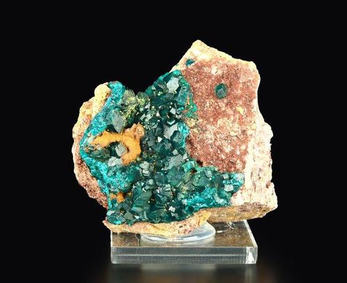GRATIS VERZENDING - Dioptas diepgroen Kristallen op matrix -, Verzamelen, Mineralen en Fossielen