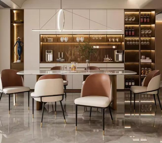 Set van 2 luxe eetkamerstoelen – kunstleer en houtdesign, Huis en Inrichting, Stoelen, Nieuw, Verzenden