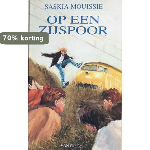 OP EEN ZIJSPOOR 9789000030767 MOUISSIE, Boeken, Kinderboeken | Jeugd | 13 jaar en ouder, Gelezen, Verzenden
