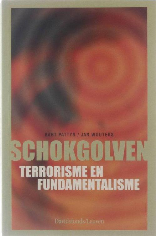 Schokgolven - B. Pattyn; J. Wouters 9789058261731 B. Pattyn, Boeken, Politiek en Maatschappij, Zo goed als nieuw, Verzenden
