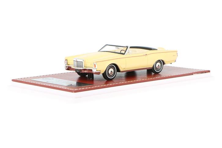 Lincoln Continental MkIII GIM011b GIM  Modelauto 1:43  1971, Hobby en Vrije tijd, Modelauto's | 1:43, Verzenden