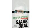 Hard op de tong 9789080387706 Sjaak Bral, Boeken, Verzenden, Zo goed als nieuw, Sjaak Bral