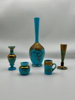 Vaas (5) - Opaline glas - Turkoois in Victoriaanse stijl