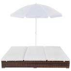 Loungebed met parasol poly rattan bruin, Tuin en Terras, Tuinsets en Loungesets, Nieuw, Verzenden