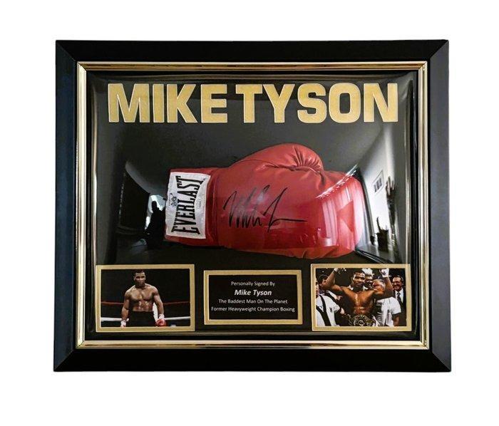 Mike Tyson Premium Frame – Museum Quality - No Rp Price ! -, Verzamelen, Overige Verzamelen