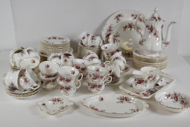 Online veiling van veel Royal Albert serviezen, Antiek en Kunst, Antiek | Servies los