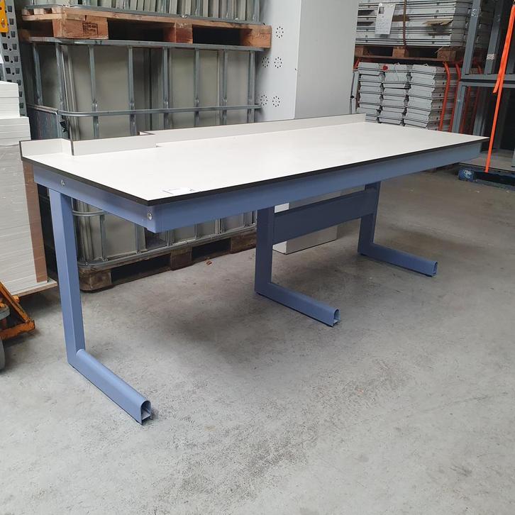 Zware werkbank met trespa blad - 78x202x75 cm, Doe-het-zelf en Verbouw, Werkbanken, Ophalen of Verzenden