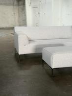 Design on Stock Bloq + Hocker | Lichtgrijs (NIEUWSTAAT), 250 tot 300 cm, Ophalen of Verzenden, Zo goed als nieuw, Bank Hoekbank Bankstel Bankje Loungebank Banken Chaise Lounge 