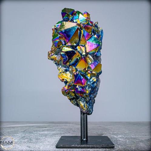 Zeer zeldzame regenboogaura-amethist - kwarts op stand-, Verzamelen, Mineralen en Fossielen