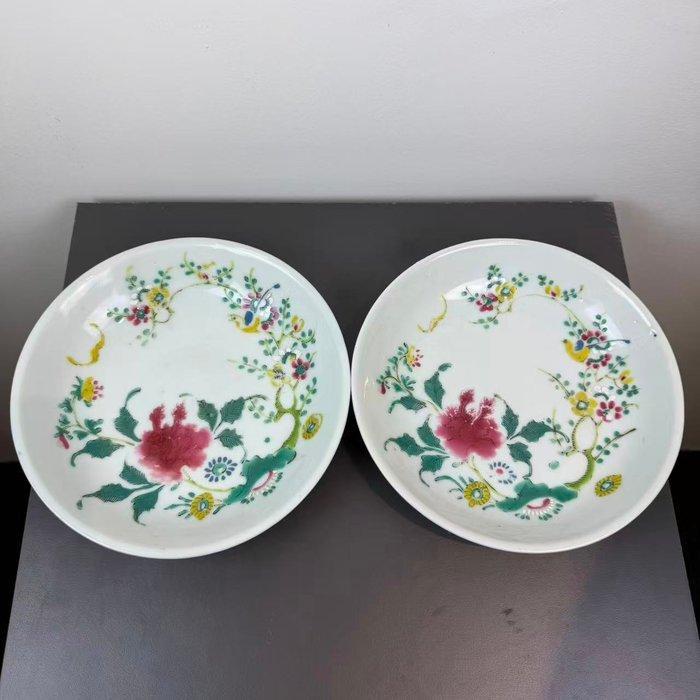 Een Chinese famille-rose vogel-en-bloemen schaal - Porselein, Antiek en Kunst, Antiek | Overige Antiek