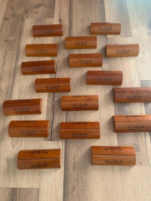 Tafelservies (17) - Hout - DOURTHE Wijnen en Wijnbouw, Antiek en Kunst, Antiek | Meubels | Tafels