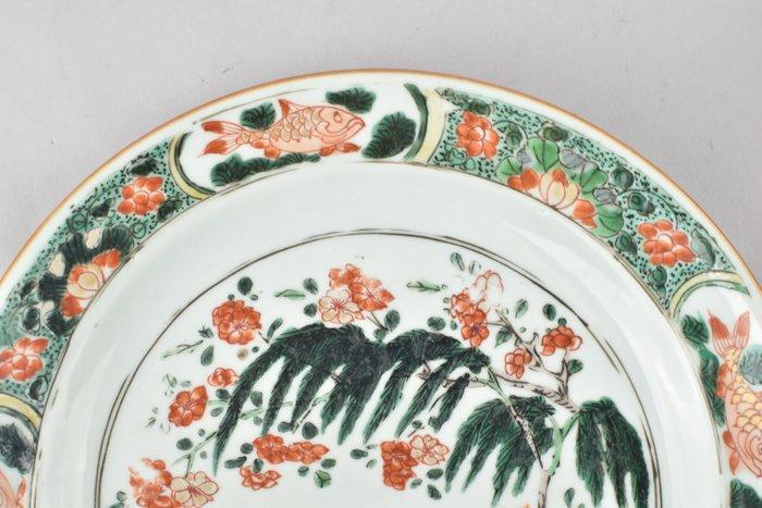 Schotel - A CHINESE FAMILLE VERTE PLATE DECORATED WITH BIRDS, Antiek en Kunst, Antiek | Overige Antiek