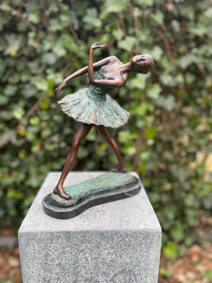 Bronzen Ballerina - Sculptuur - Beeld - 32x15x23cm - 3.6Kg, Tuin en Terras, Tuinbeelden, Mensenbeeld, Nieuw, Metaal, Verzenden