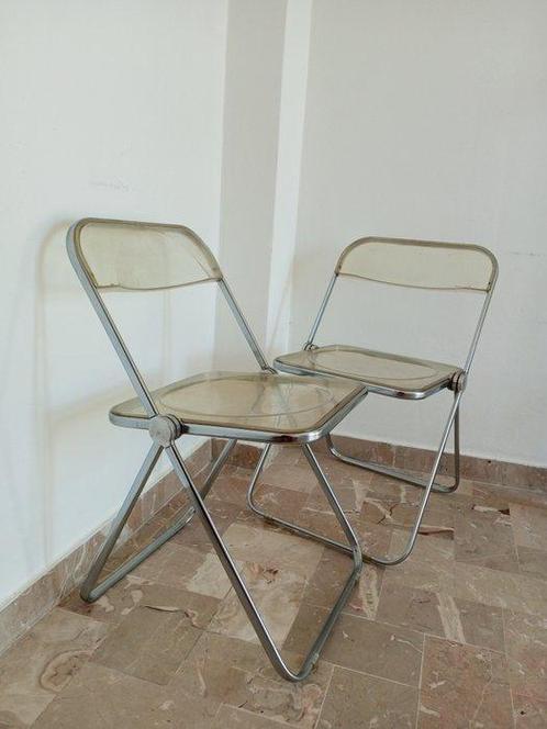 Anonima Castelli - Giancarlo Piretti - Stapelbare stoel (2), Antiek en Kunst, Antiek | Meubels | Stoelen en Banken