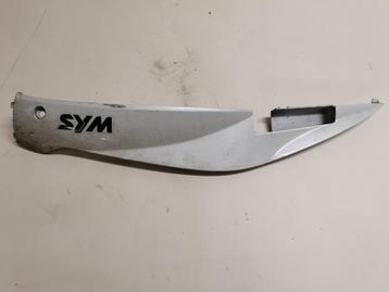 Sym mio / Sideskirt treeplank / Links beschikbaar voor biedingen