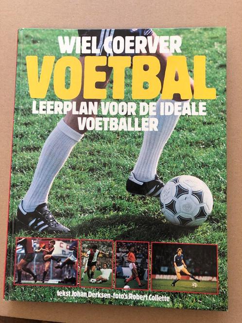 Wiel Coerver - Voetbal - Leerplan voor de Ideale Voetballer, Boeken, Sportboeken, Balsport, Zo goed als nieuw, Ophalen of Verzenden