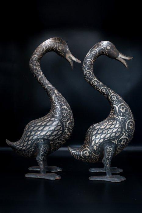Set van 2 bronzen decoratieve eenden (65 cm hoog!) – met, Antiek en Kunst, Kunst | Niet-Westerse kunst