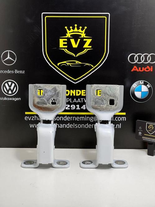Renault Master scharnier deur rechts voor bj.2021 804000006R, Auto-onderdelen, Carrosserie en Plaatwerk, Gebruikt, Renault, Voor