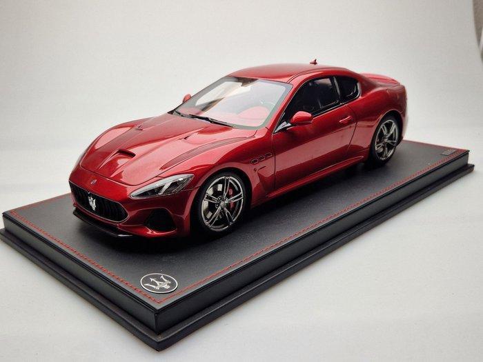 211-TwoEleven 1:18 - Modelauto - Maserati Gran Turismo –, Hobby en Vrije tijd, Modelauto's | 1:5 tot 1:12