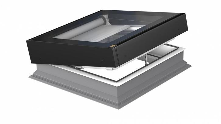 Fakro schuin platdakraam elektrisch DEZ-A P2 + ingebouwde sc, Doe-het-zelf en Verbouw, Glas en Ramen, Verzenden