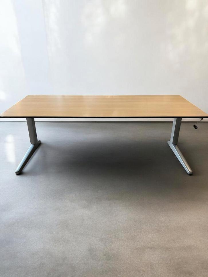 Ahrend 180x80 slingerbureau – peren Trespa blad – €99 excl, Huis en Inrichting, Bureaus, Bureau, Gebruikt, In hoogte verstelbaar