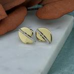 Bicolor gouden oorstekers (Oorbellen), Sieraden, Tassen en Uiterlijk, Oorbellen, Ophalen of Verzenden, Gebruikt, Overige kleuren
