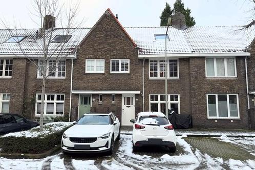 Te huur , geschakelde woning in Maastrichtmet 5 kamer(s), Huizen en Kamers, Huizen te huur, Direct bij eigenaar, Limburg