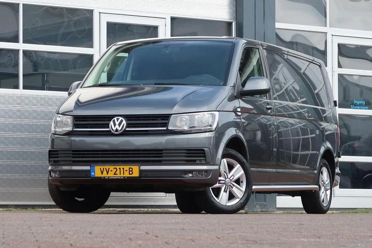 Volkswagen Transporter 2.0 TDI L2H1 Highline, Auto's, Bestelauto's, Lease, Zwart, Automaat, Overige kleuren, Financial lease, Stof