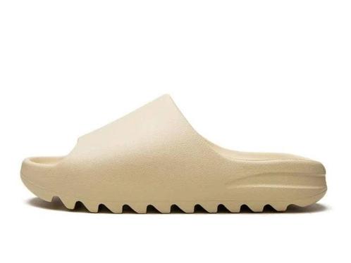 Adidas Yeezy Slide Bone - Maat 43 EU, Kleding | Heren, Schoenen, Ophalen of Verzenden