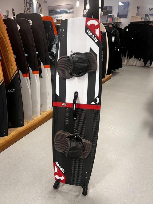 Reedin KevPro 133x40 2022, Watersport en Boten, Kitesurfen, Zo goed als nieuw, 10 m², Ophalen of Verzenden