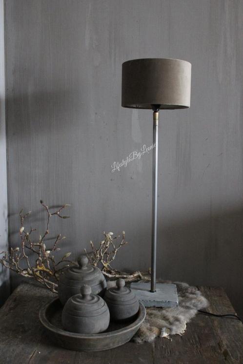 Aura Peeperkorn cilinder kap fluweel taupe 15 x 12 cm, Huis en Inrichting, Lampen | Lampenkappen, Nieuw, Ophalen of Verzenden
