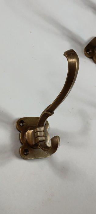 Kapstok (10) - Kapstokhaken messing kleur brons Antiek -, Antiek en Kunst, Curiosa en Brocante