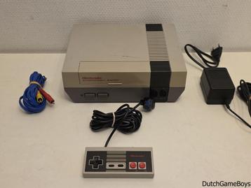 Nintendo Nes -  Console + Controller (1) beschikbaar voor biedingen