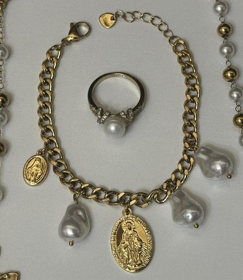 Ambachtelijk roosje en armband met witte parel en ring met -, Antiek en Kunst, Antiek | Boeken en Bijbels