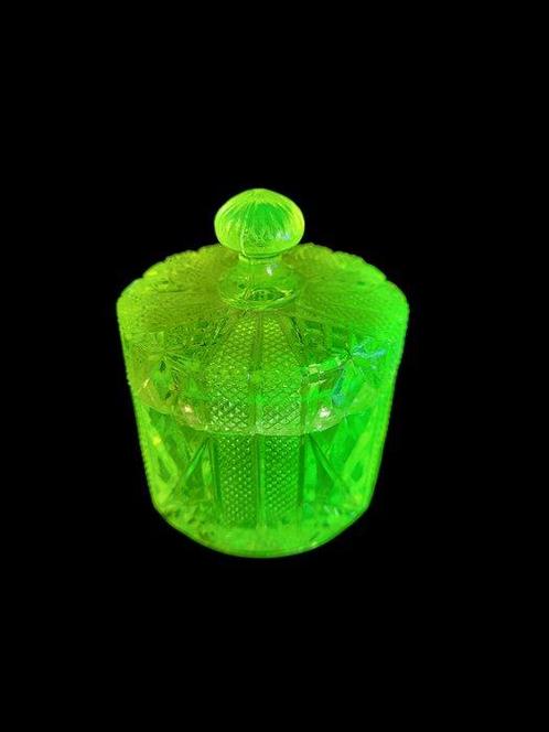 Scailmont - scailmont - Parfum vaas - uraniumglas -, Antiek en Kunst, Antiek | Glas en Kristal