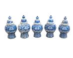 Vijf aardewerken dekselvazen, Nederland, Delft, 1959-2004, Antiek en Kunst