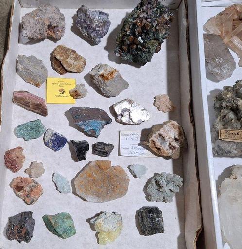 Gemengde mineralen Kavel met verschillende items - Hoogte:, Verzamelen, Mineralen en Fossielen