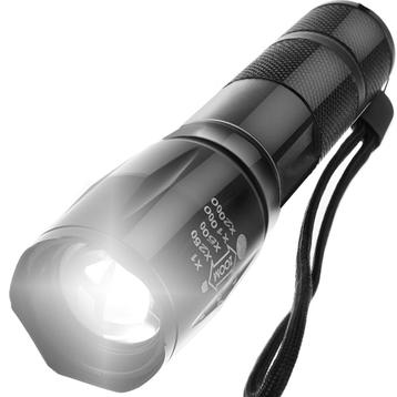 LED Zaklamp - Maxozo Xona - 300 Meter Bereik - 3000 Lumen - beschikbaar voor biedingen