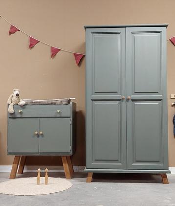 Kledingkast en commode babykamerset groen donkergroen beschikbaar voor biedingen