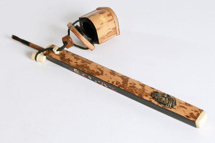 Inktpot - Yatate kwasthouder met messing vechthaan-inleg en, Antiek en Kunst, Antiek | Overige Antiek