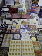 Wereld. Collection of coins/banknote/medals/euro inkl. pp, Postzegels en Munten