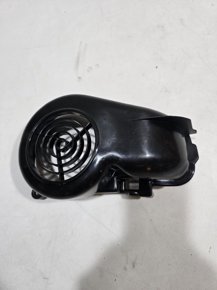 Yamaha Koelkap Minarelli Horizontaal glanzend zwart, Fietsen en Brommers, Brommeronderdelen | Scooters, Overige typen, Yamaha