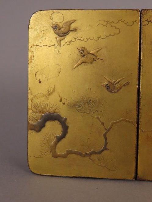 Doos - Een bijpassend paar gouden lakboxen - 5 vogels in de, Antiek en Kunst, Antiek | Overige Antiek