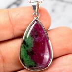Zilveren hanger met cabochon van saffier in zoïsite –