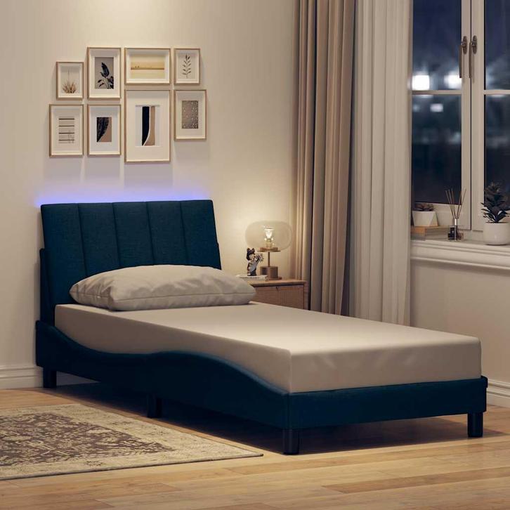 vidaXL Bedframe zonder matras Hanko 90x200 cm stof blauw, Huis en Inrichting, Slaapkamer | Bedden, 90 cm, 200 cm, Blauw, Eenpersoons