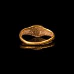 Oud-Romeins Gouden ring met granaat (Zonder Minimumprijs)